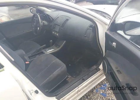 2005 Nissan Altima 2.5 S from USA, damaged, VIN 1N4AL11E05C104589